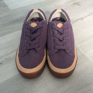 REVITALIGN Women’s Malibu Teddy Sneakers- Violet